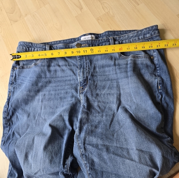 Lane Bryant Mid Rise Girlfriend Crop Jeans Size 22 - Picture 8 of 10